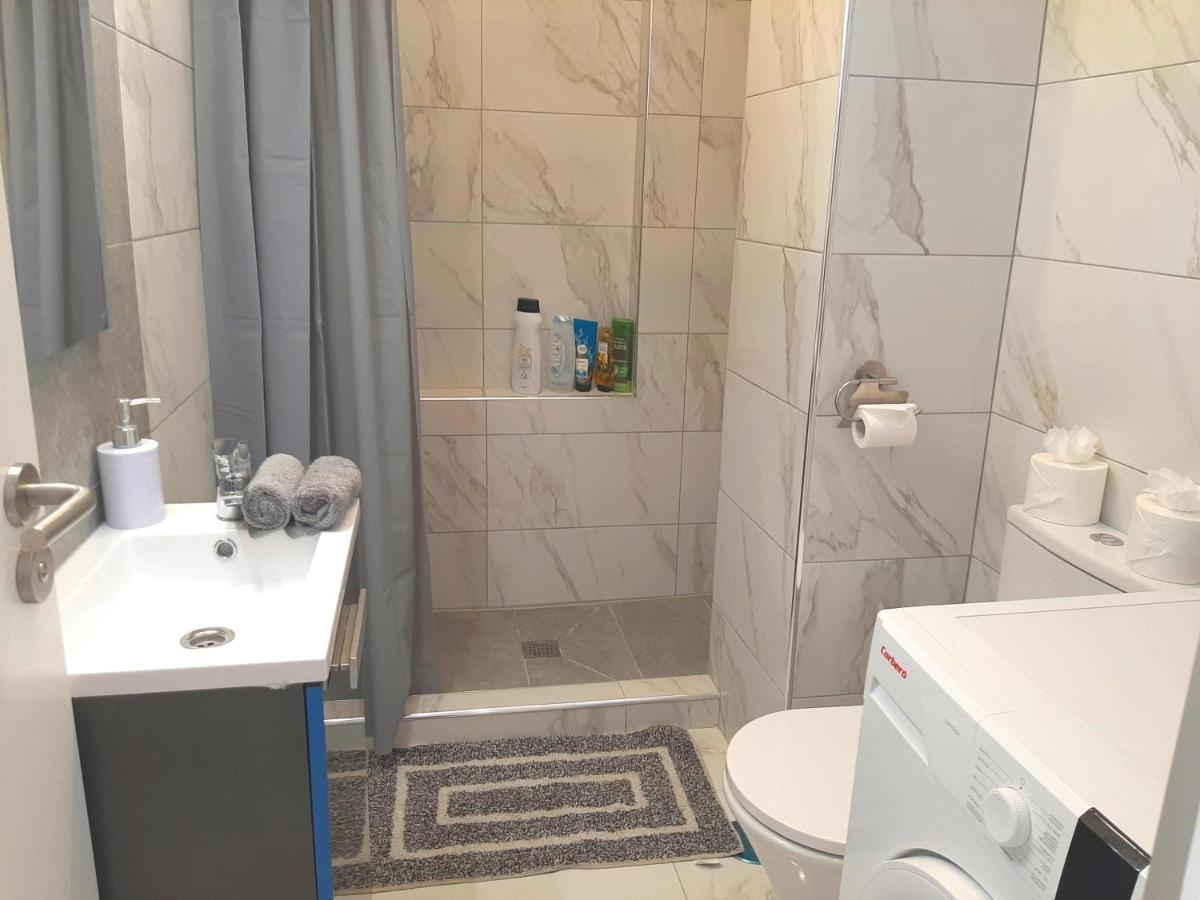 Centrally Located Apartment Close To The Ocean. Arona  Eksteriør billede